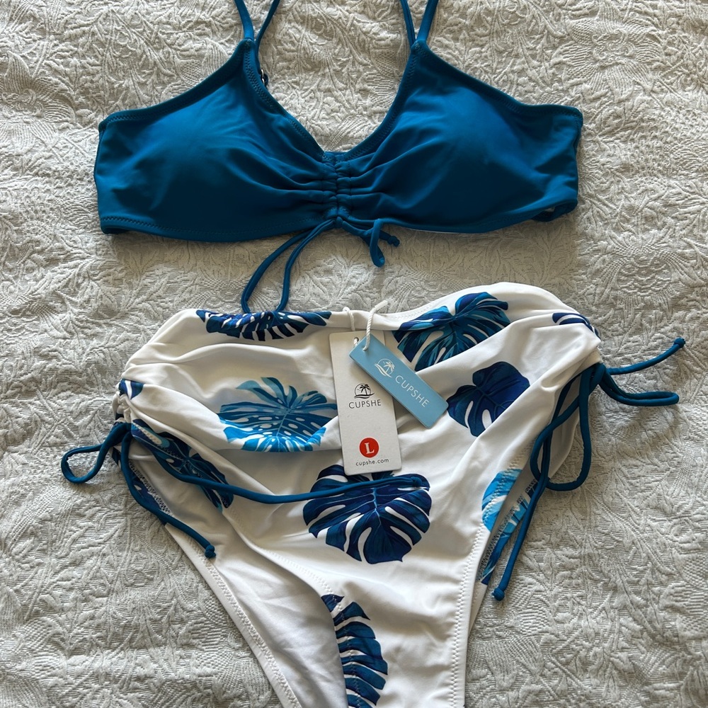 Cupshe Blue and White Bikini Set